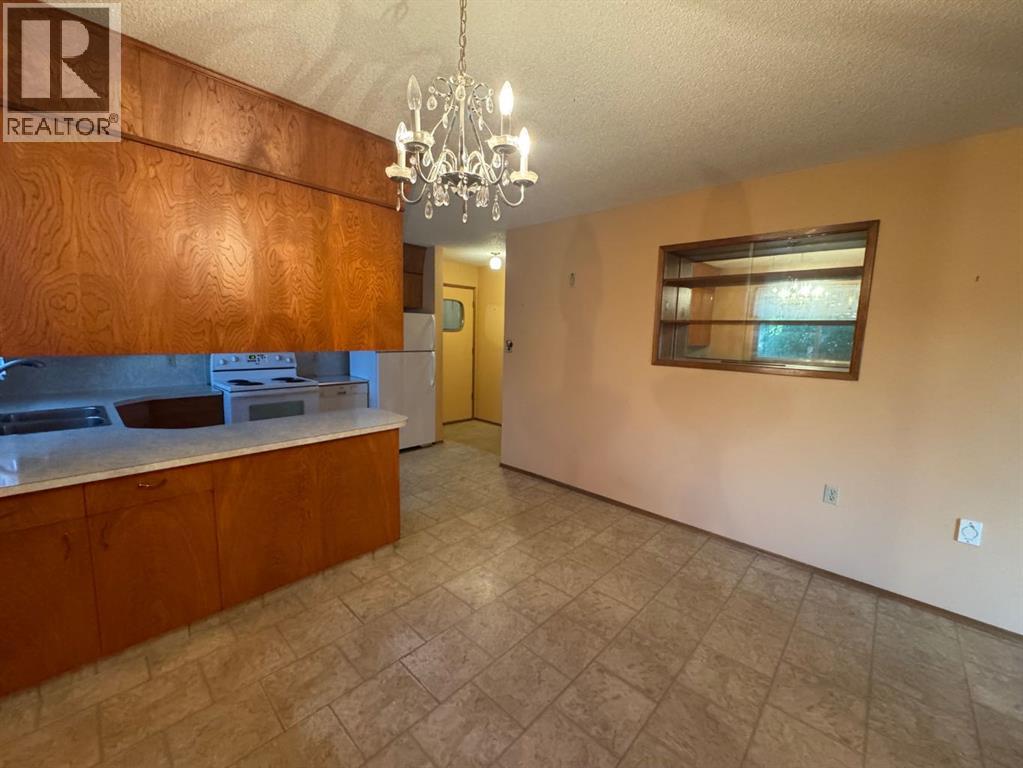 11221 102 Avenue Property Photo 15