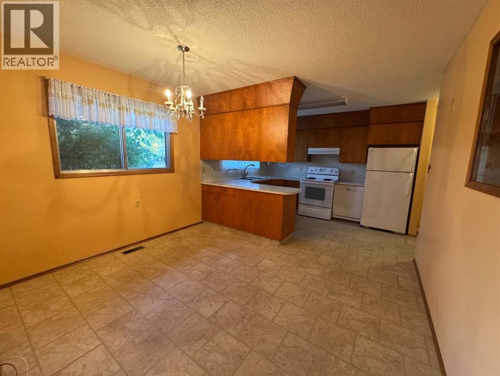 11221 102 Avenue Property Photo 16