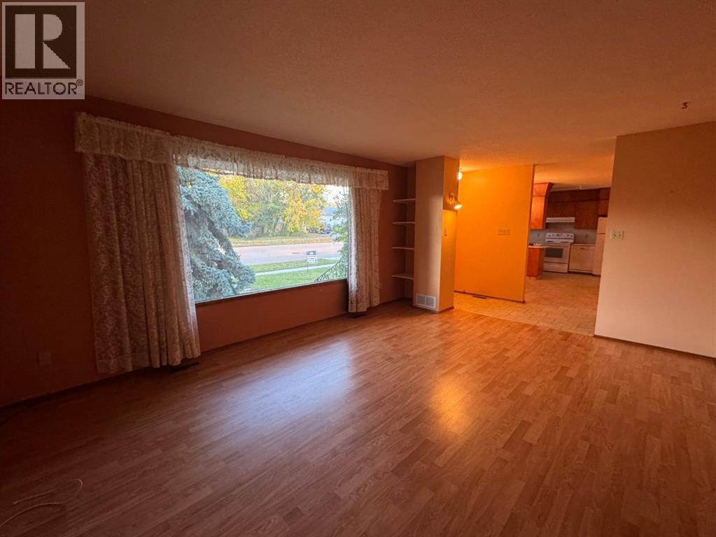 11221 102 Avenue Property Photo 18