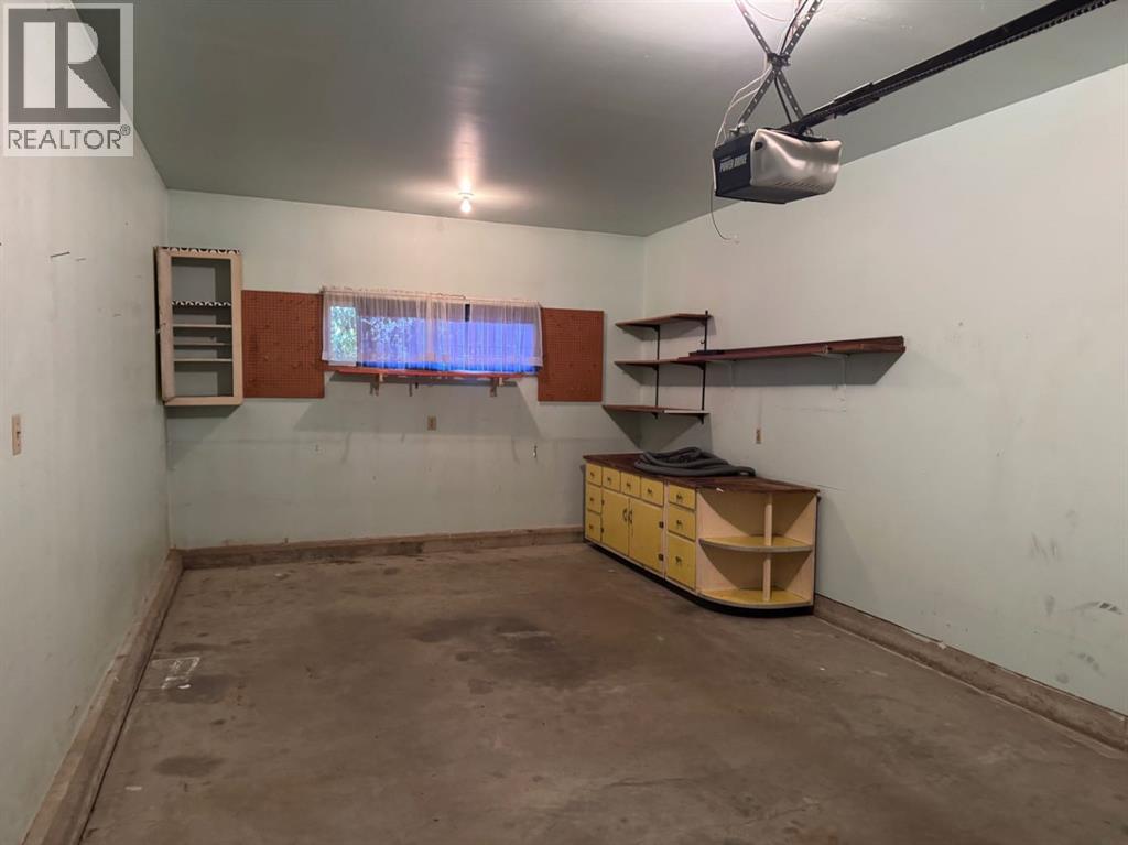 11221 102 Avenue Property Photo 45