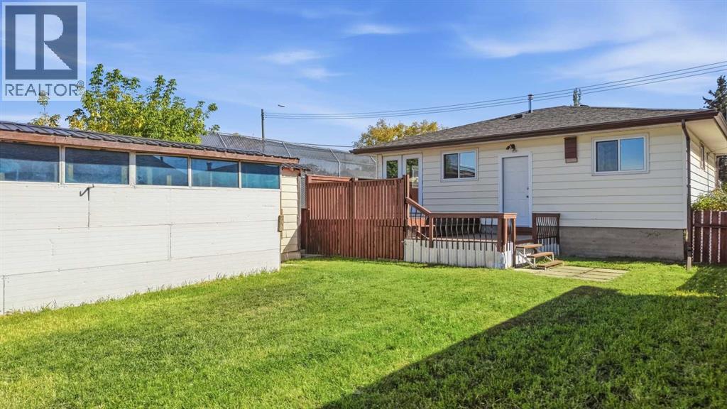 4608 Broadway Avenue Property Photo 3