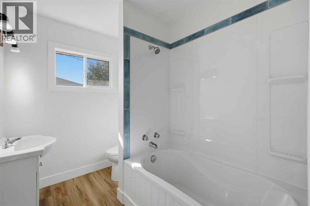 4608 Broadway Avenue Property Photo 15