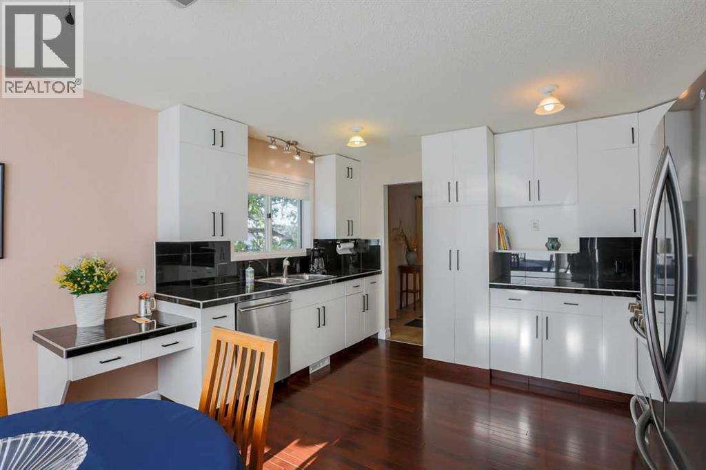 11 Maple Place Property Photo 4