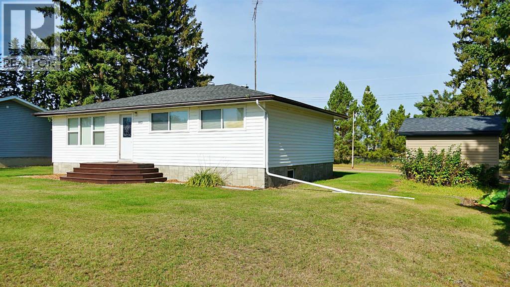 300 3 Street N Property Photo 2