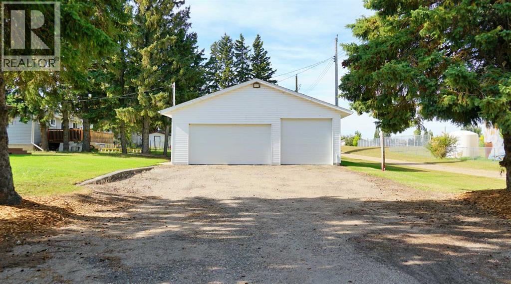300 3 Street N Property Photo 4