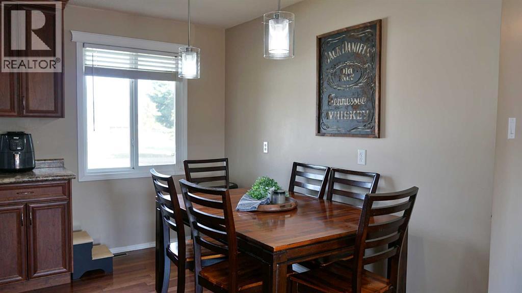 300 3 Street N Property Photo 9