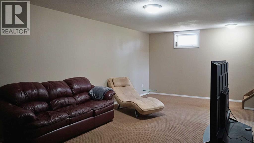300 3 Street N Property Photo 20