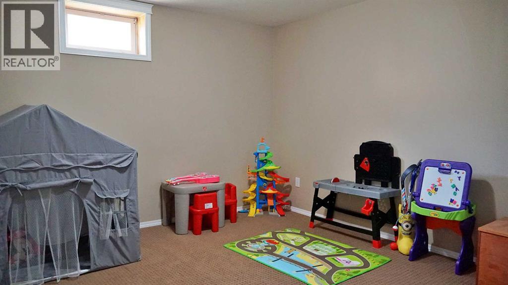 300 3 Street N Property Photo 22