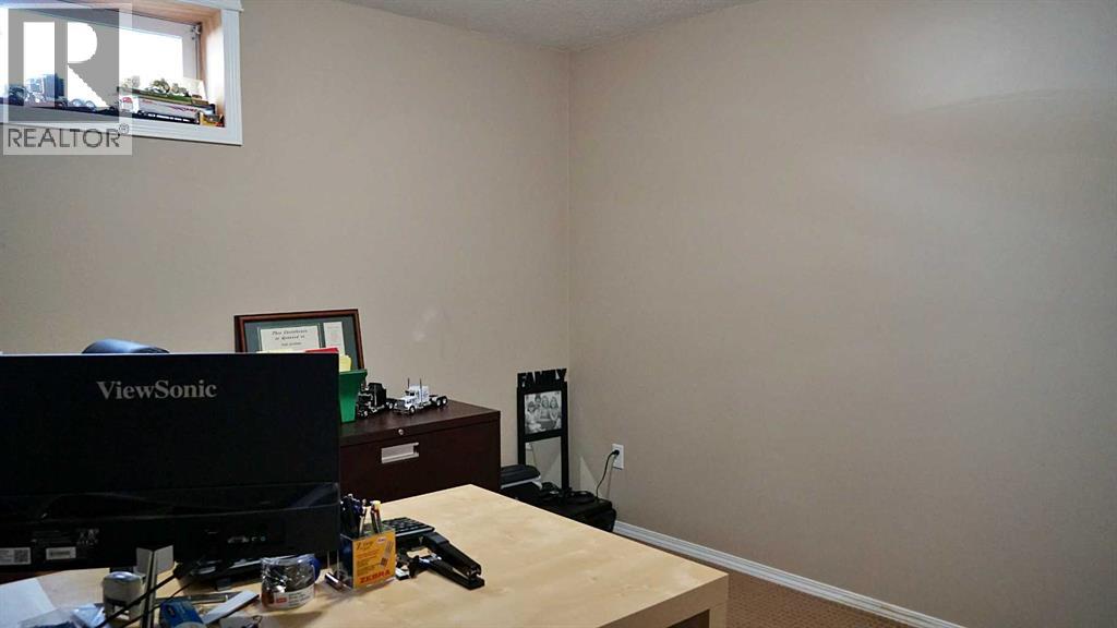 300 3 Street N Property Photo 24