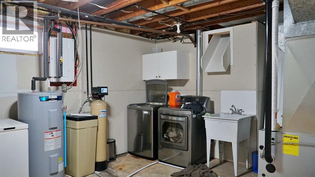 300 3 Street N Property Photo 28
