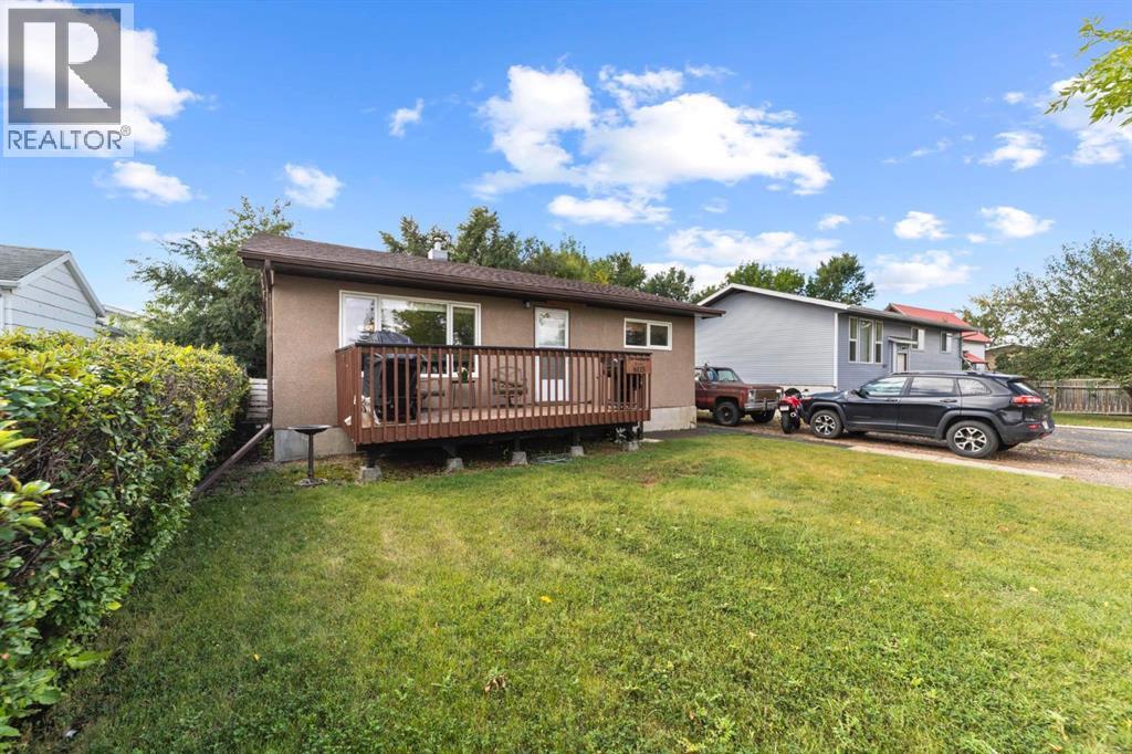 6115 50a Avenue Property Photo 1