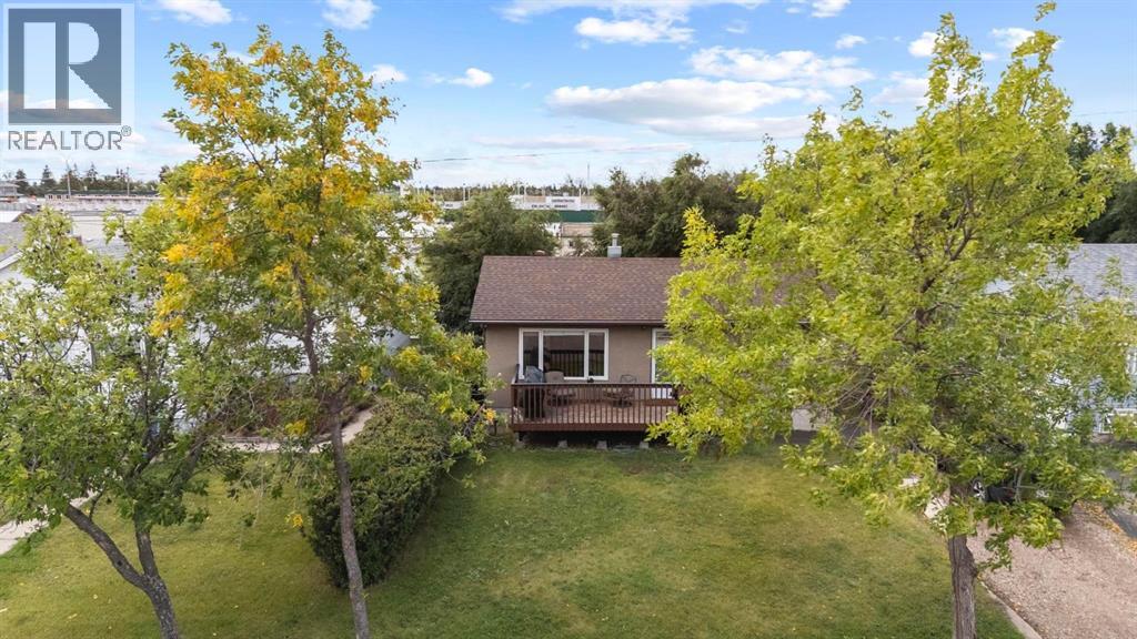6115 50a Avenue Property Photo 3