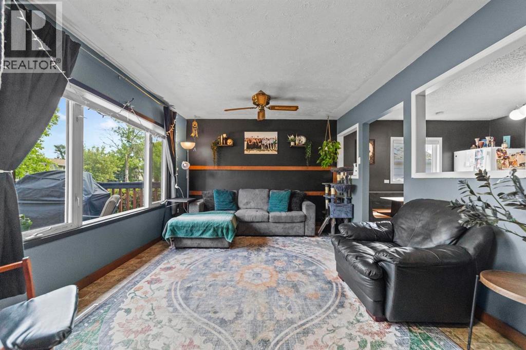 6115 50a Avenue Property Photo 6