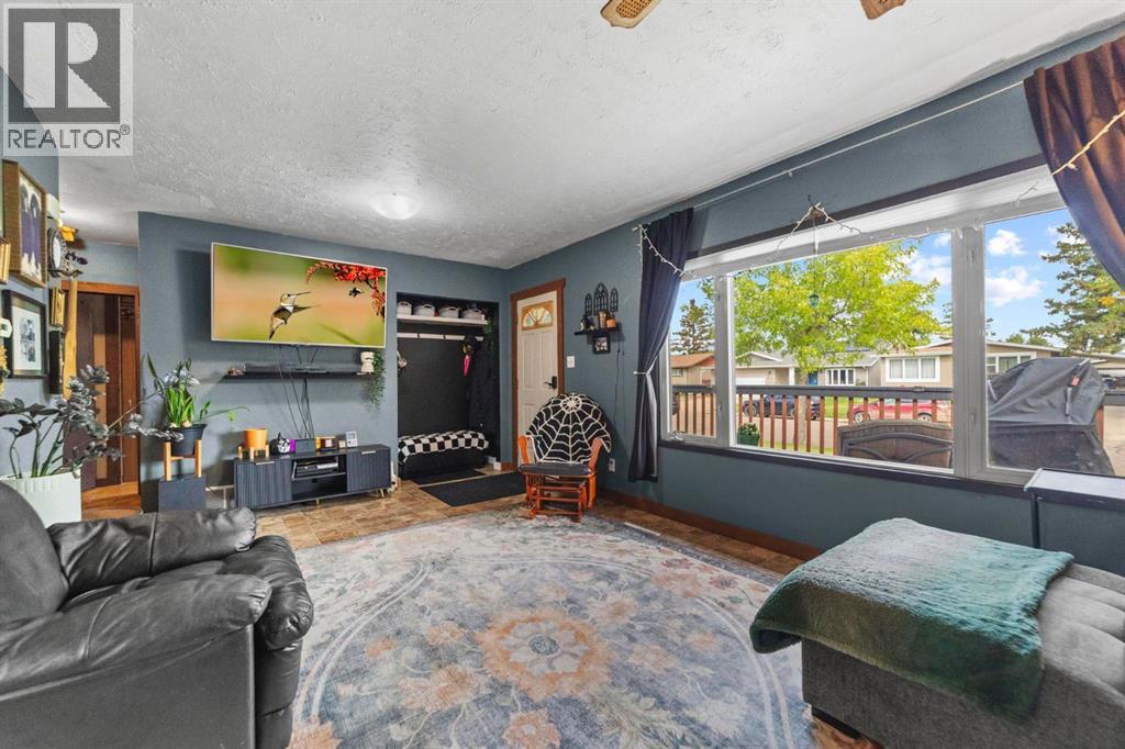 6115 50a Avenue Property Photo 7