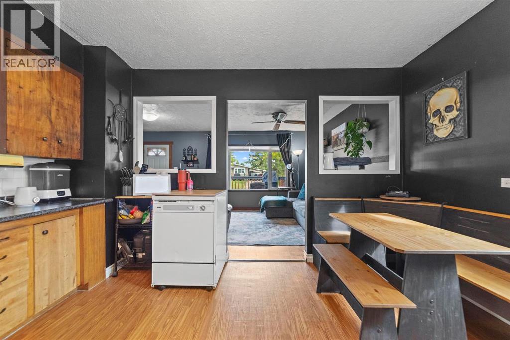 6115 50a Avenue Property Photo 11