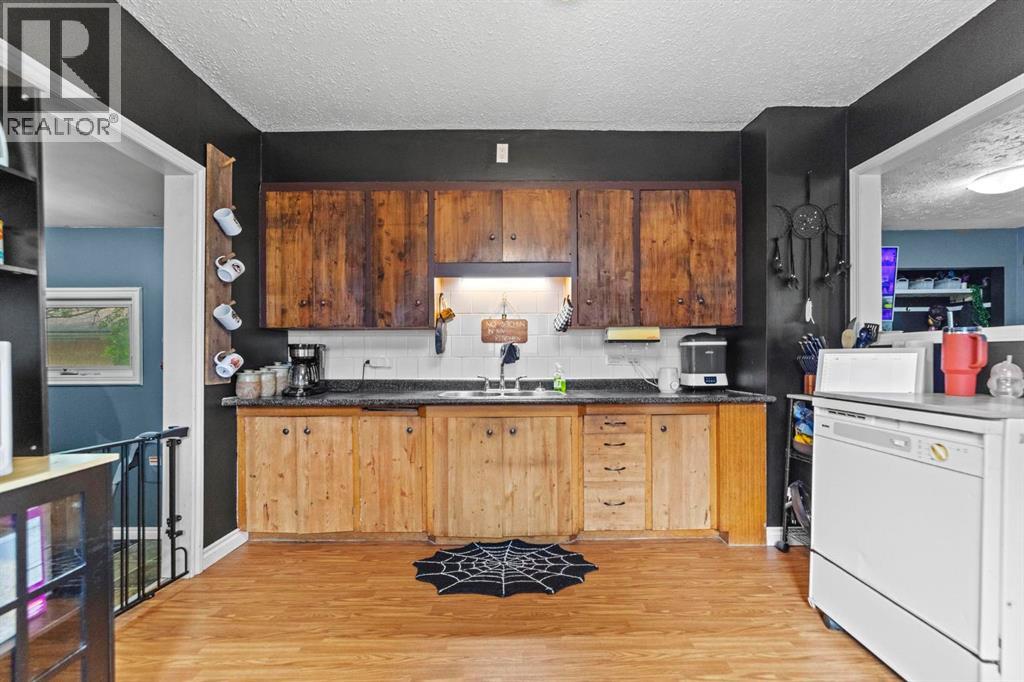 6115 50a Avenue Property Photo 13