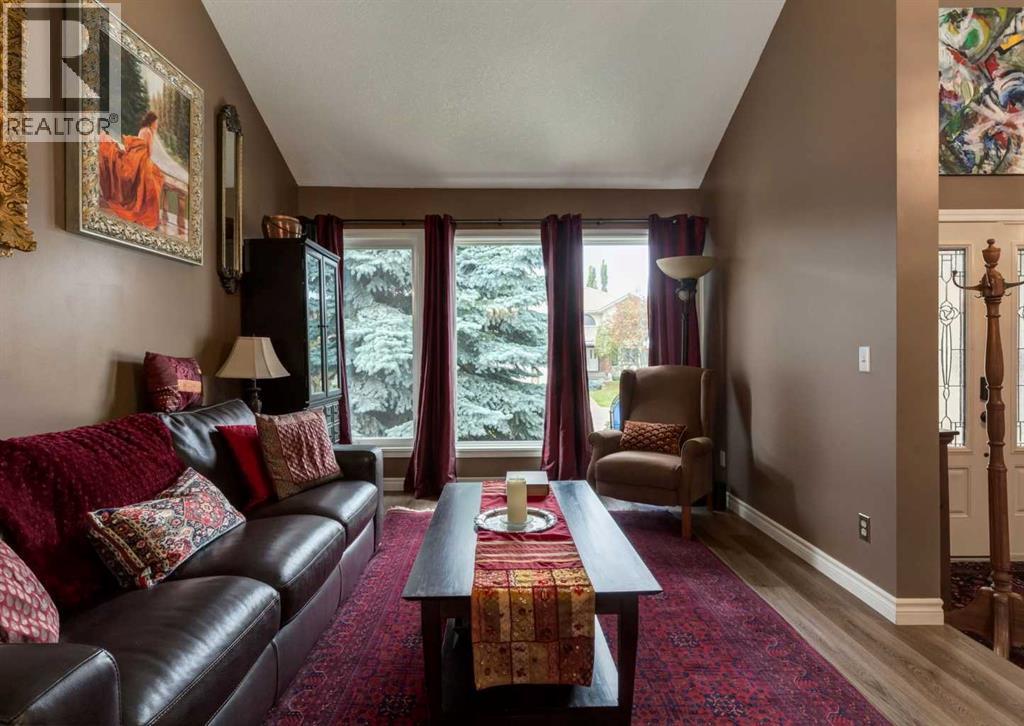 492 Silvergrove Gardens Nw Property Photo 3