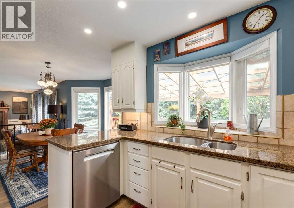 492 Silvergrove Gardens Nw Property Photo 8