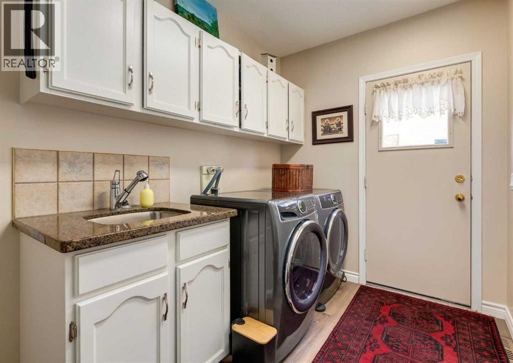 492 Silvergrove Gardens Nw Property Photo 17