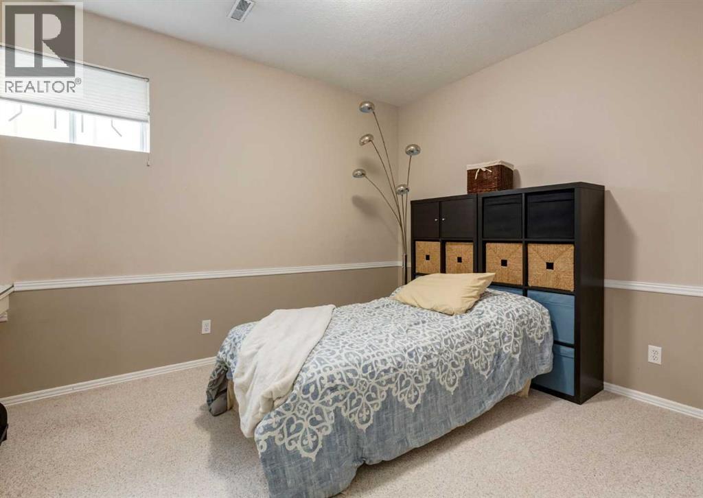 492 Silvergrove Gardens Nw Property Photo 28