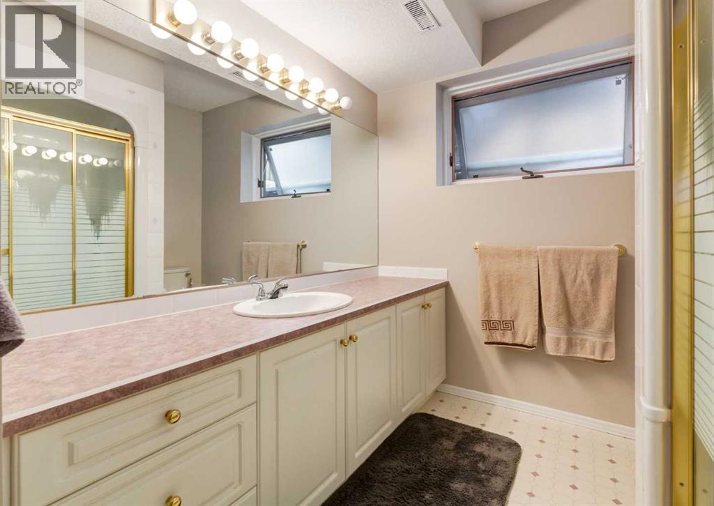 492 Silvergrove Gardens Nw Property Photo 30