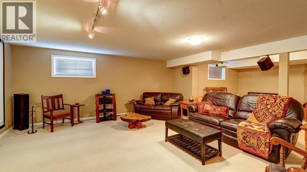 405 46 Avenue W Property Photo 28