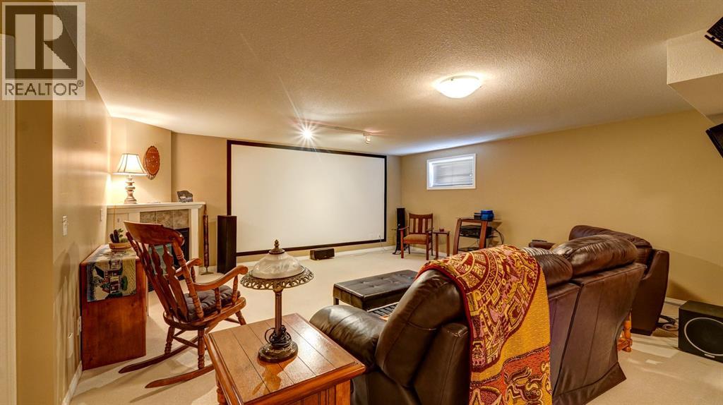 405 46 Avenue W Property Photo 32