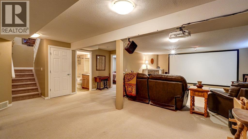 405 46 Avenue W Property Photo 34