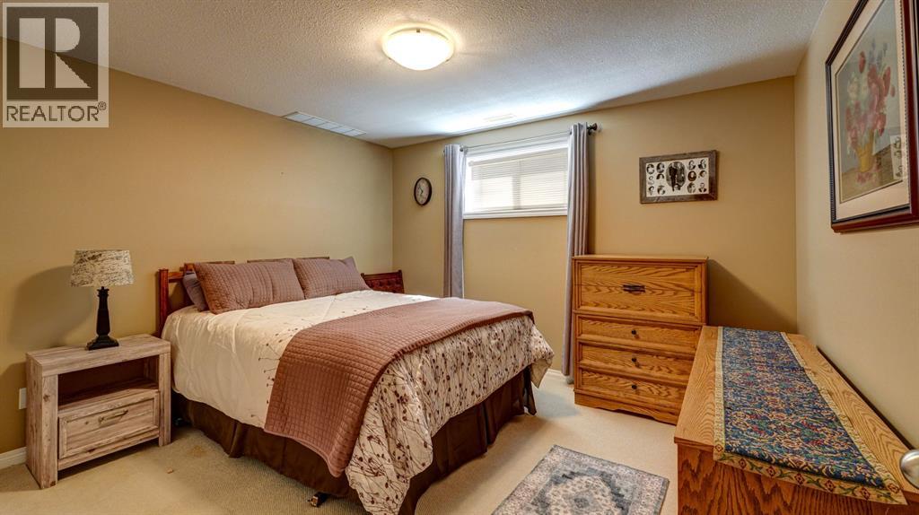 405 46 Avenue W Property Photo 36