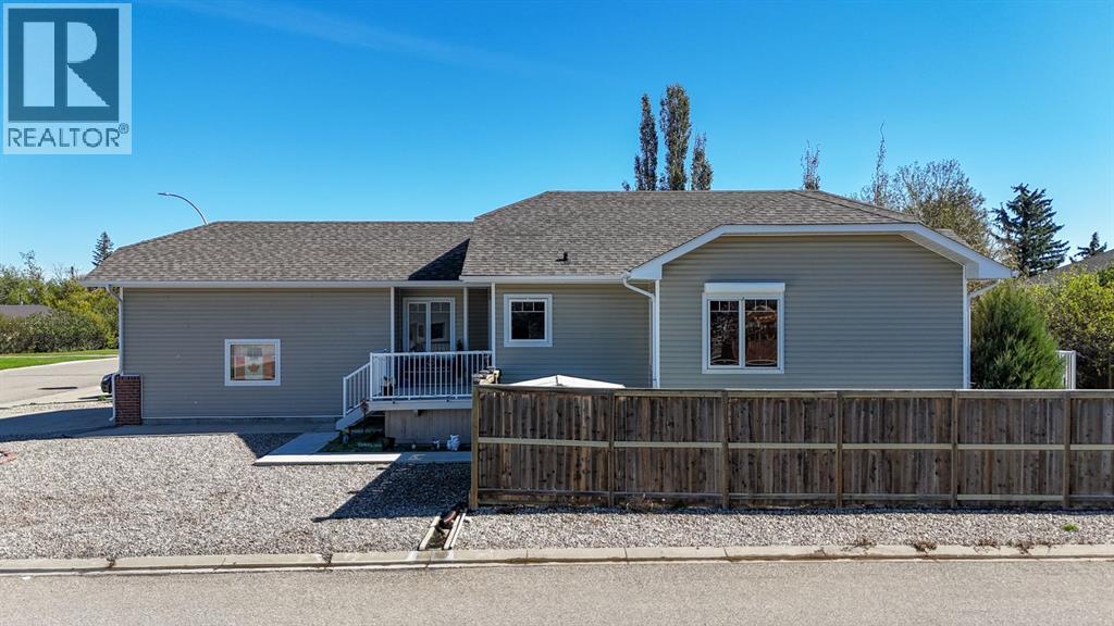405 46 Avenue W Property Photo 37