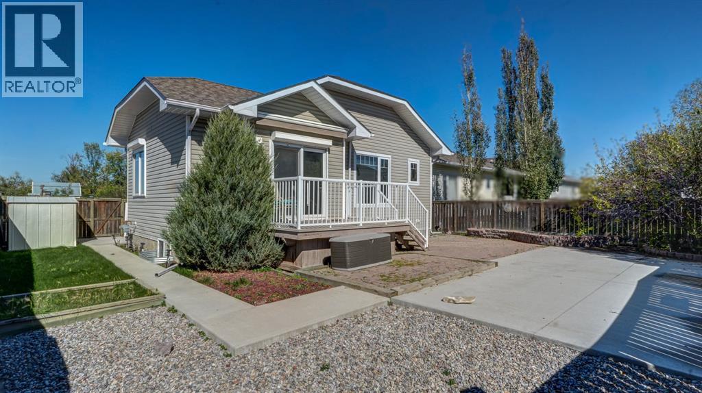 405 46 Avenue W Property Photo 39