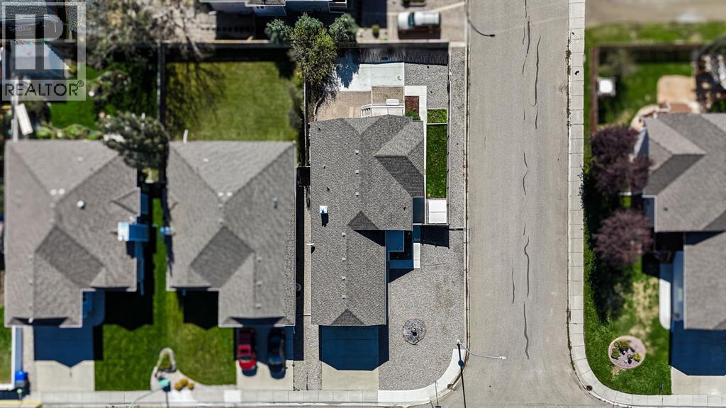 405 46 Avenue W Property Photo 46