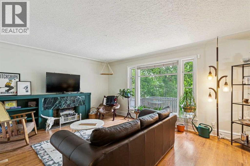 2128 17 Avenue Sw Property Photo 4