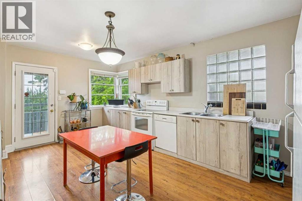 2128 17 Avenue Sw Property Photo 5
