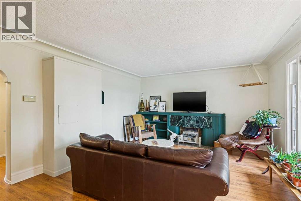 2128 17 Avenue Sw Property Photo 7