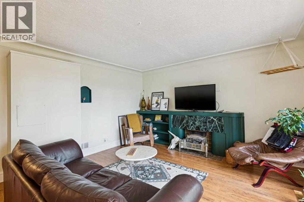 2128 17 Avenue Sw Property Photo 8