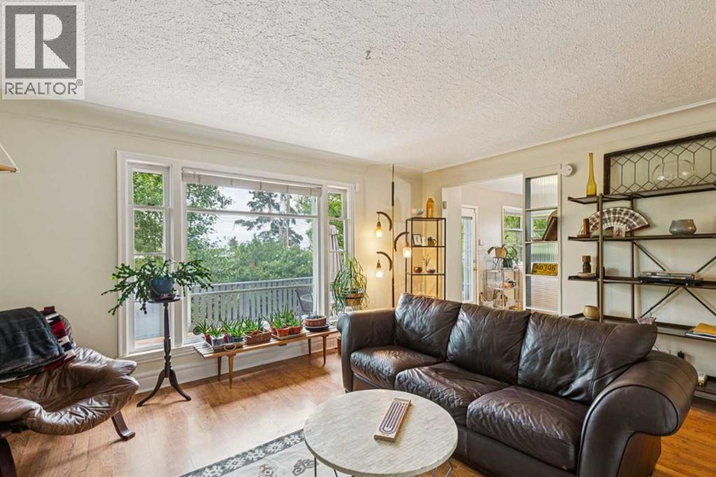 2128 17 Avenue Sw Property Photo 9