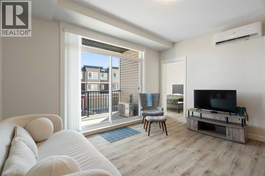 25 Walgrove Walk Southeast Property Photo 8