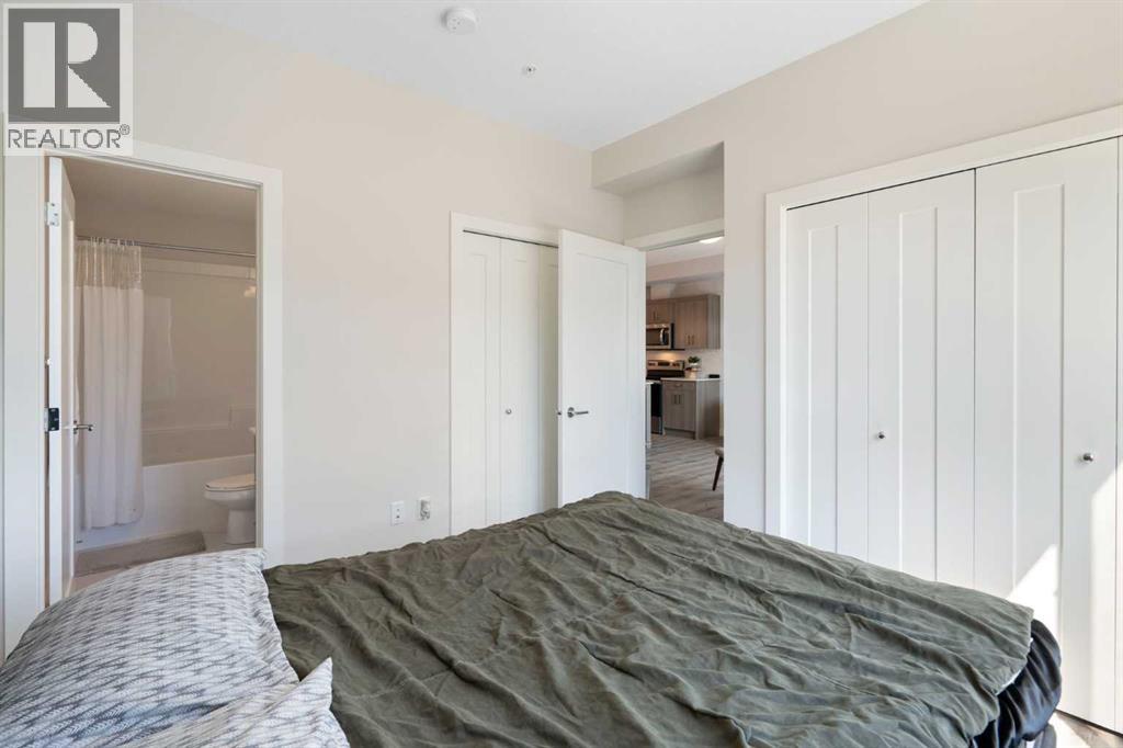 25 Walgrove Walk Southeast Property Photo 12