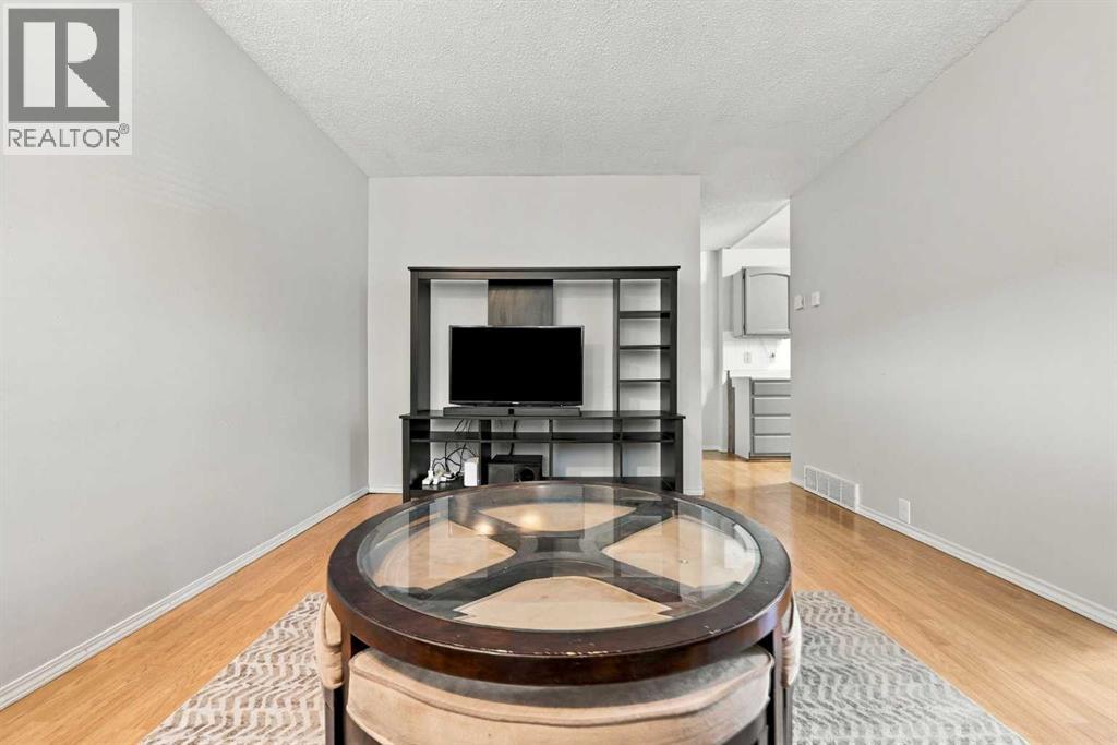 3924 29a Avenue Se Property Photo 8