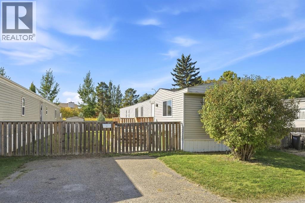 5344 76 Street Property Photo 1