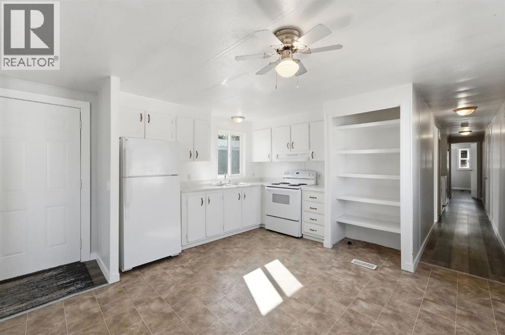 5344 76 Street Property Photo 7