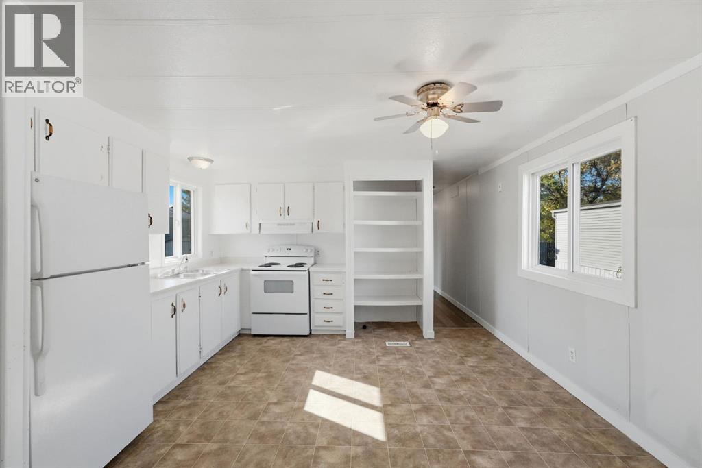 5344 76 Street Property Photo 8