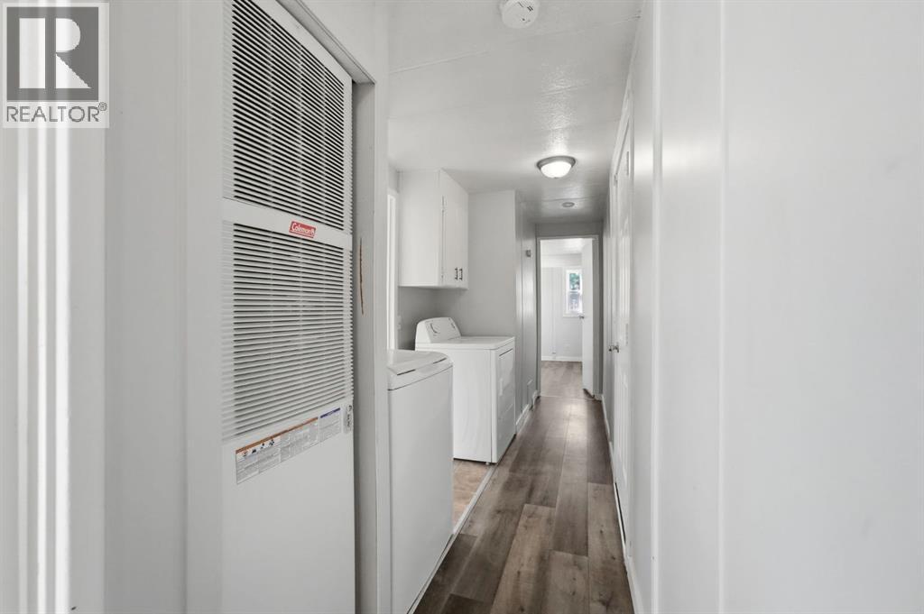 5344 76 Street Property Photo 13