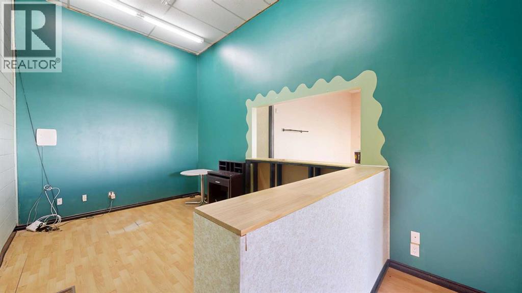 4841 50 Street Property Photo 12