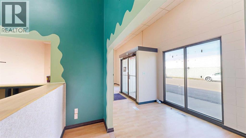 4841 50 Street Property Photo 13
