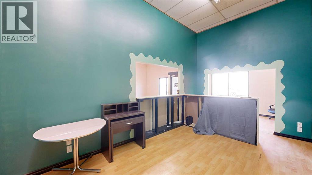 4841 50 Street Property Photo 14