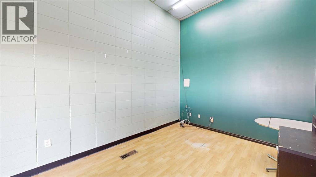 4841 50 Street Property Photo 16