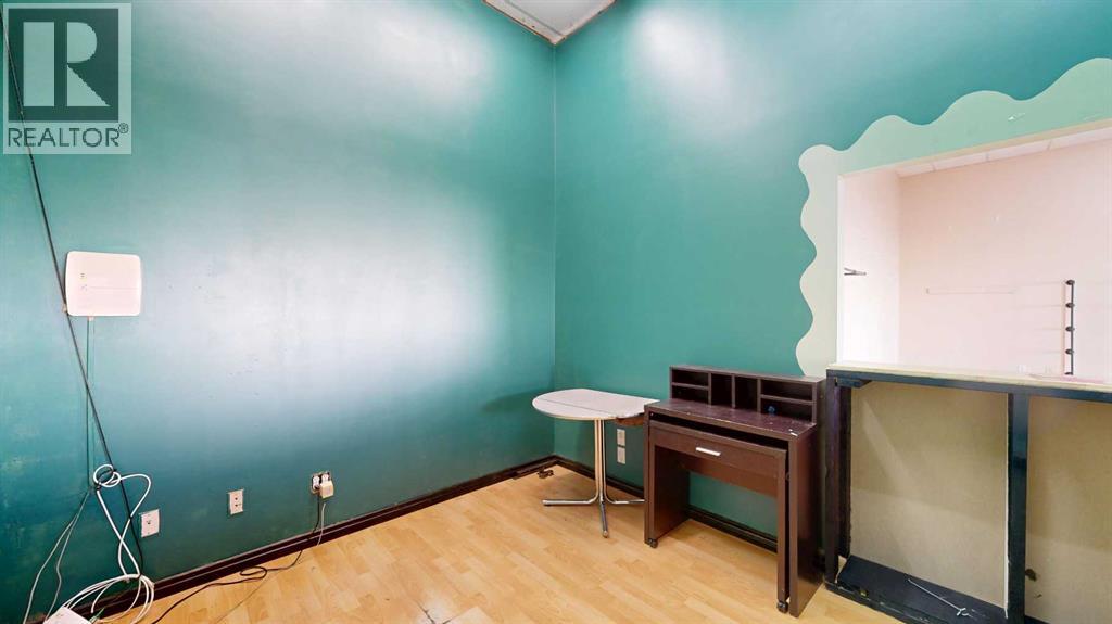 4841 50 Street Property Photo 17