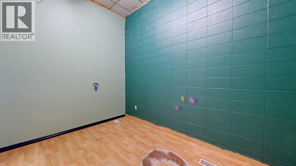 4841 50 Street Property Photo 23